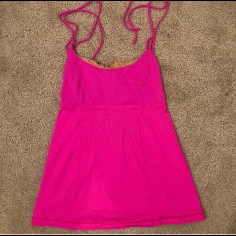 💖 LULULEMON 💖 Long Hot Pink Halter Top